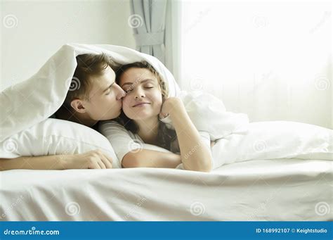 immagini di innamorati a letto|immagini amore e amore.